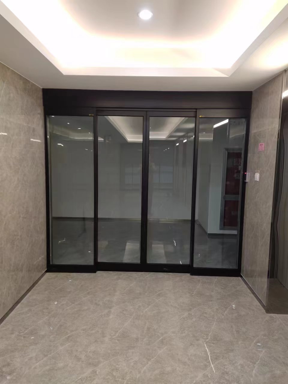江阴市玻璃伸缩门